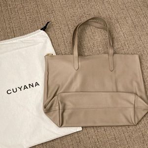 Cuyana classic leather zipper tote